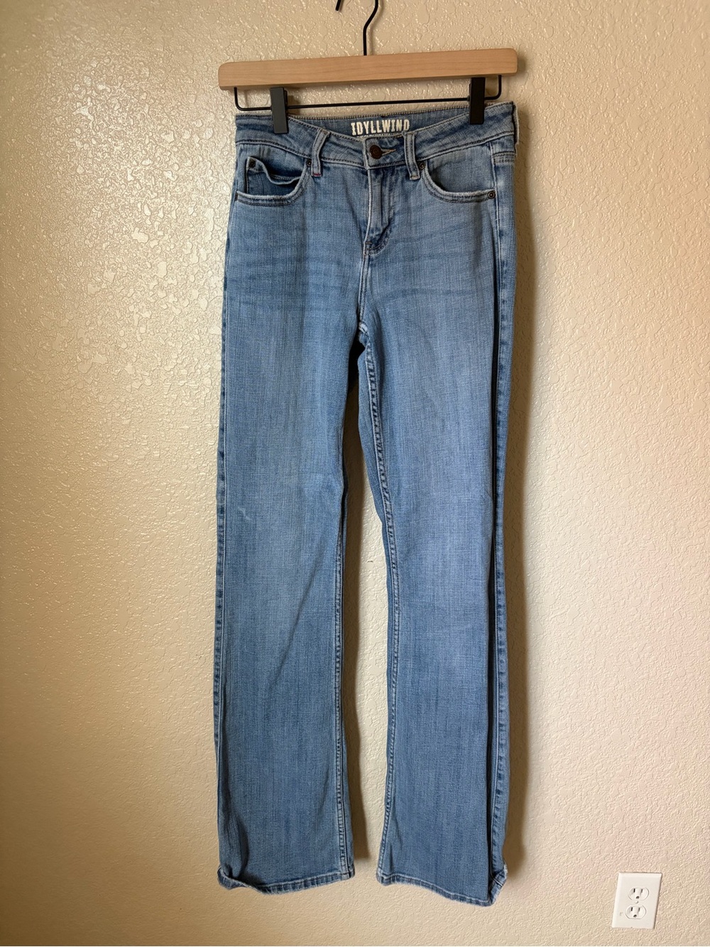 Idyllwind Bootcut Jeans
36 INSEAM